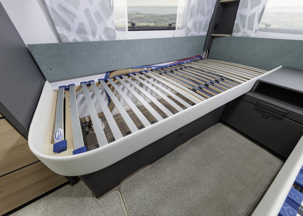 Fendt-Caravan APERO Activ 465 GE Bett mit Lattenrost