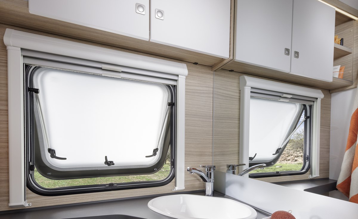 Fendt-Caravan BIANCO 515 SGE Mittelwaschraum